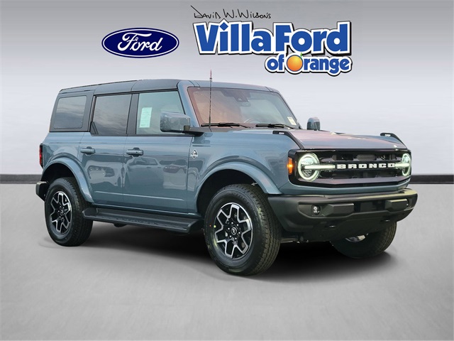2025 Ford Bronco 4-Door Outer Banks's photo
