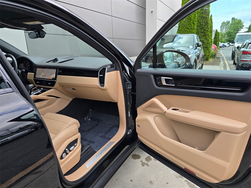 2021 Porsche Cayenne E-Hybrid Coupe Base photo 31