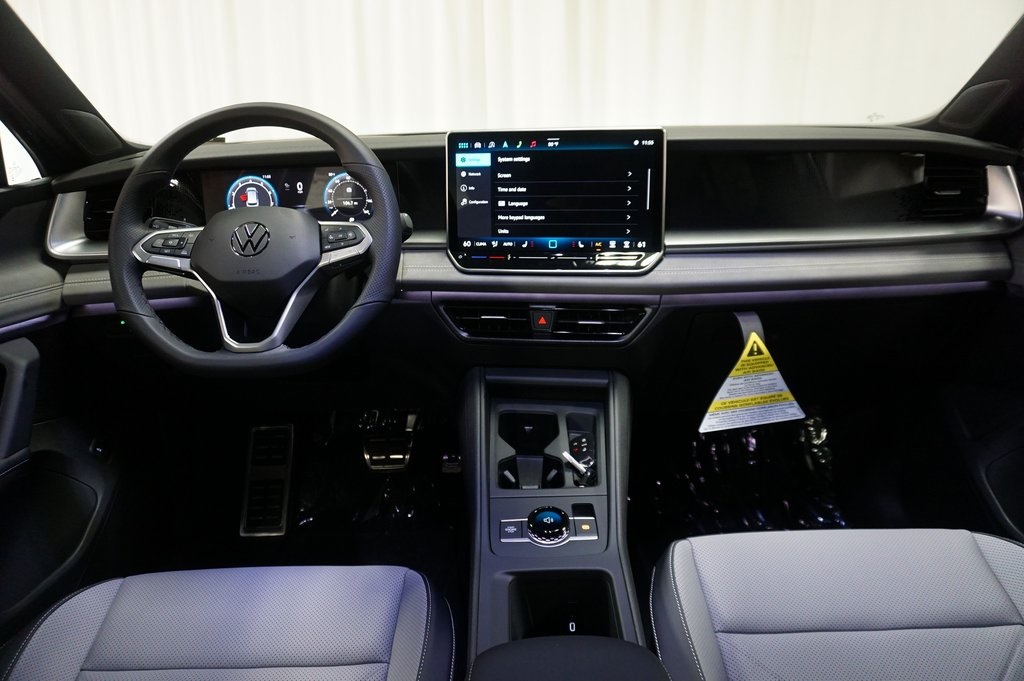 2025 Volkswagen Tiguan SE R-Line Black photo 12