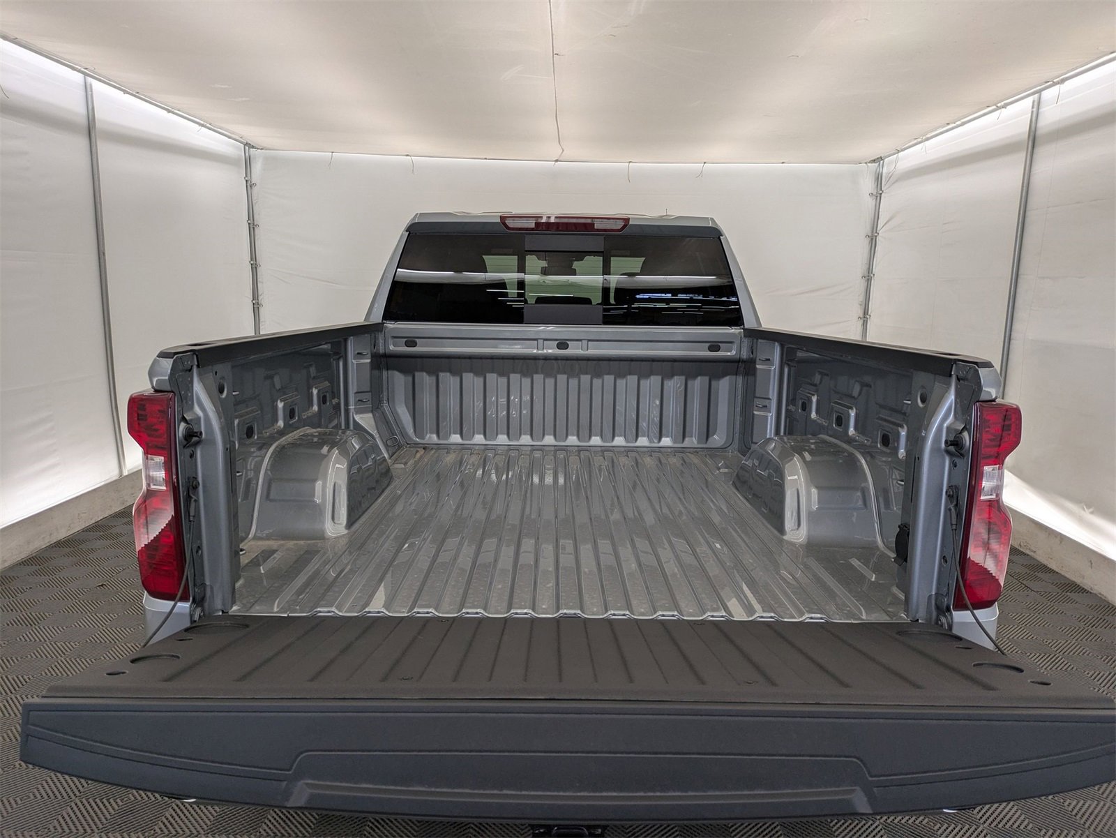 2025 Chevrolet Silverado 1500 LT photo 28