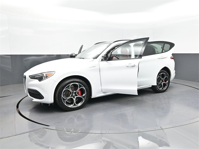 2022 Alfa Romeo Stelvio Ti Sport photo 52