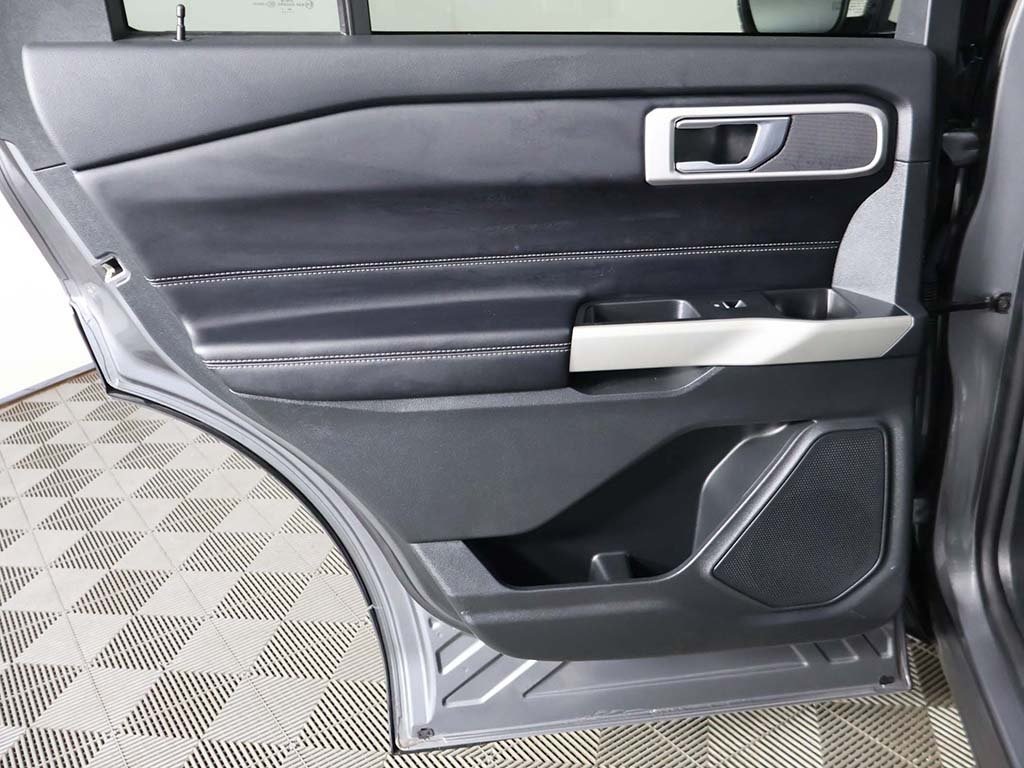 2021 Ford Explorer XLT photo 24