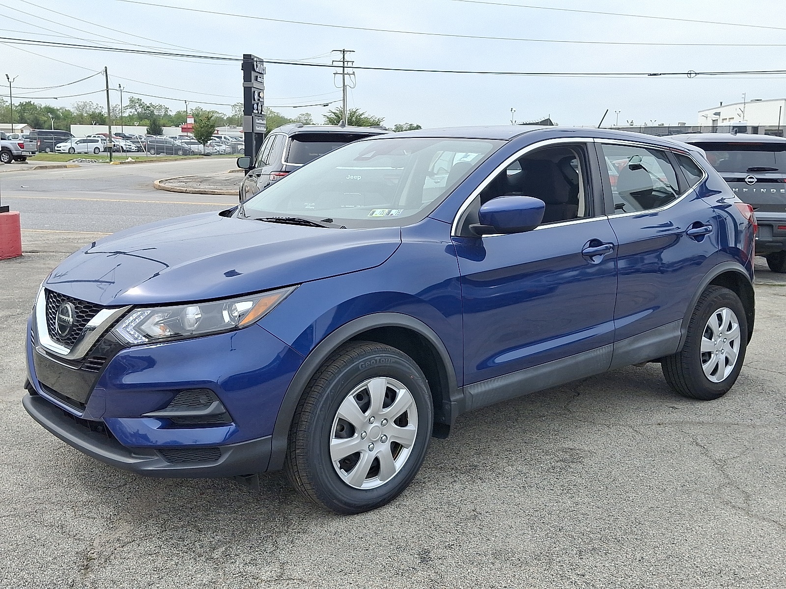 2020 Nissan Rogue Sport S photo 3