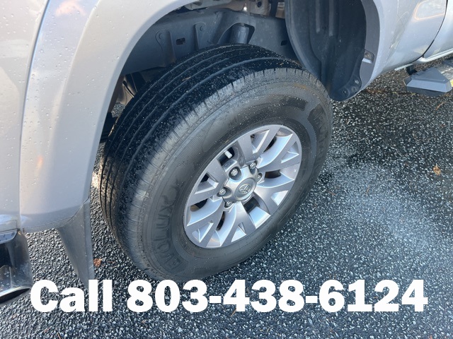 2017 Toyota Tacoma SR5 TRD Sport photo 3