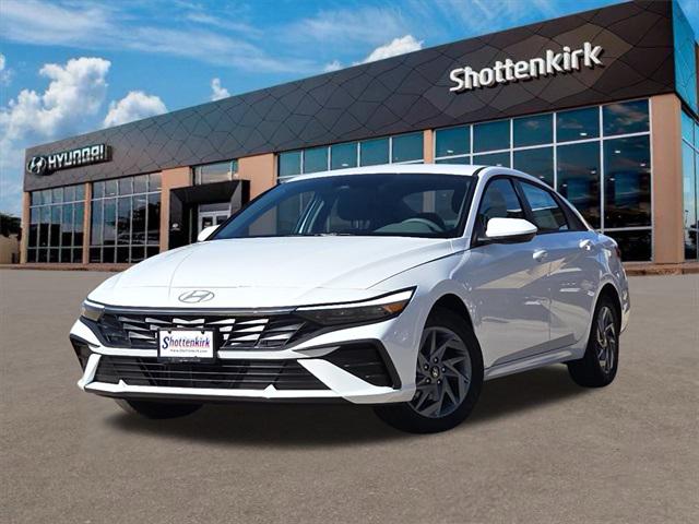 2026 Hyundai Elantra Blue's photo