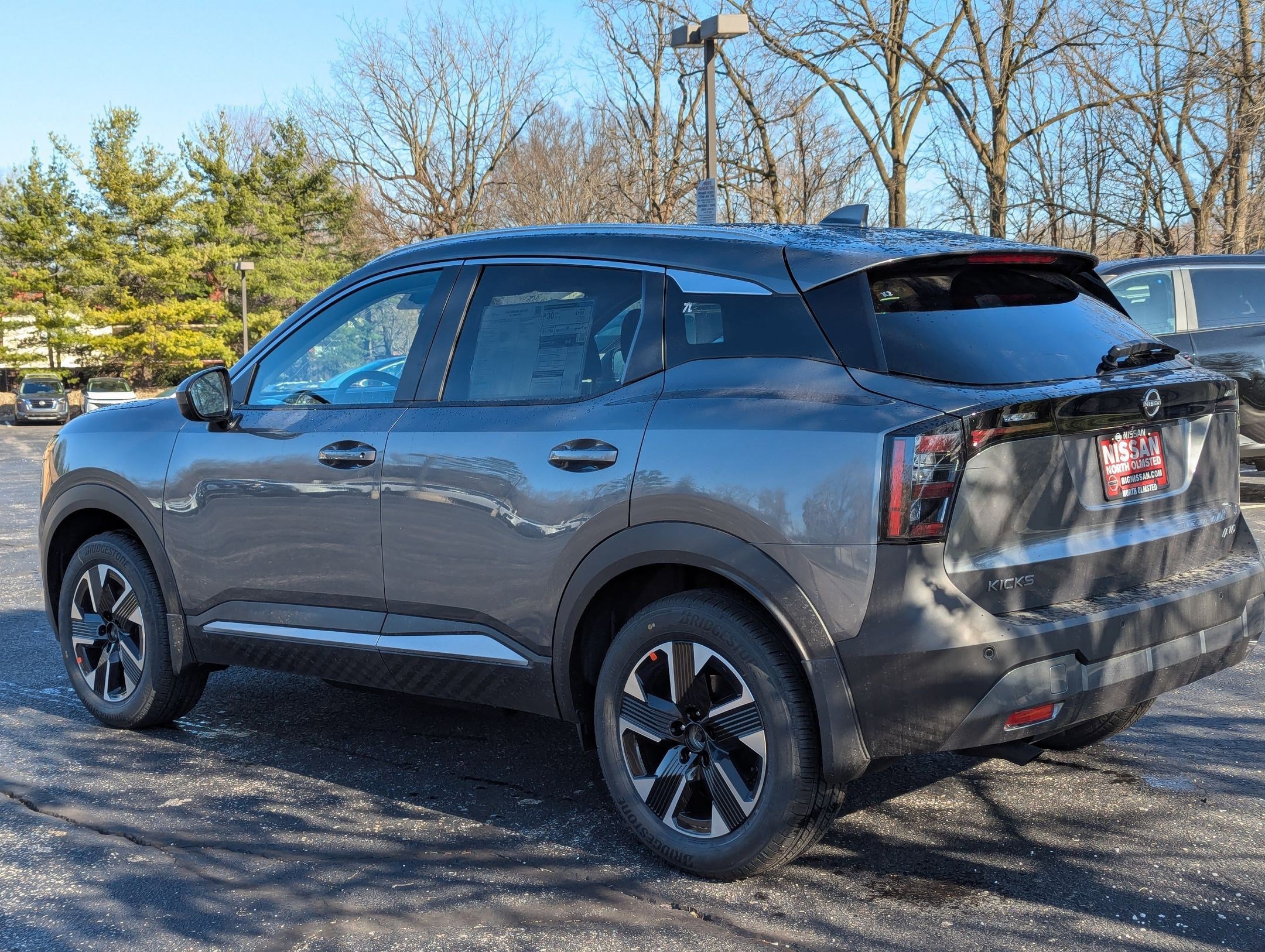 2025 Nissan Kicks SV photo 9