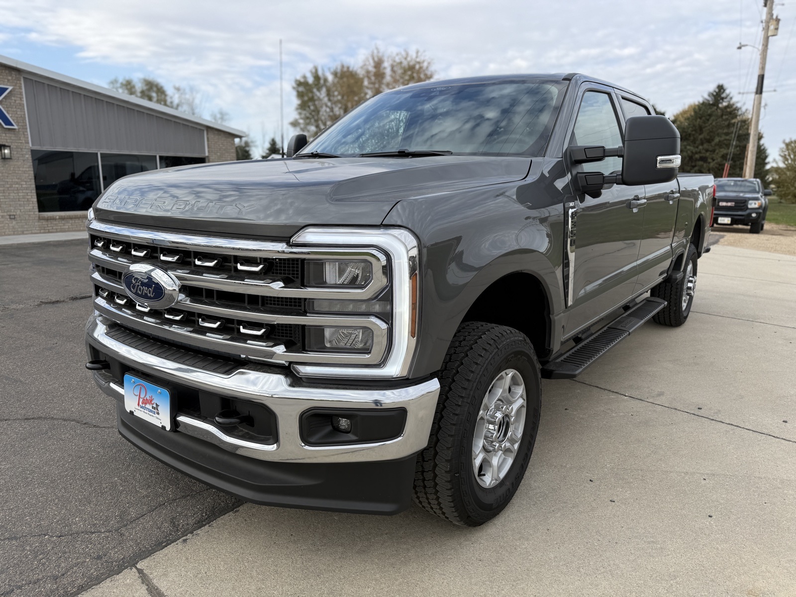 2026 Ford F-350 XLT photo 2