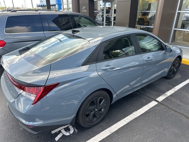 2023 Hyundai Elantra Hybrid Blue photo 3