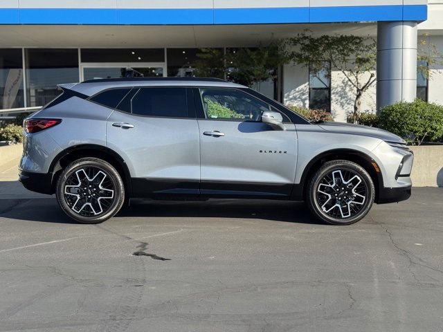 2025 Chevrolet Blazer RS photo 4