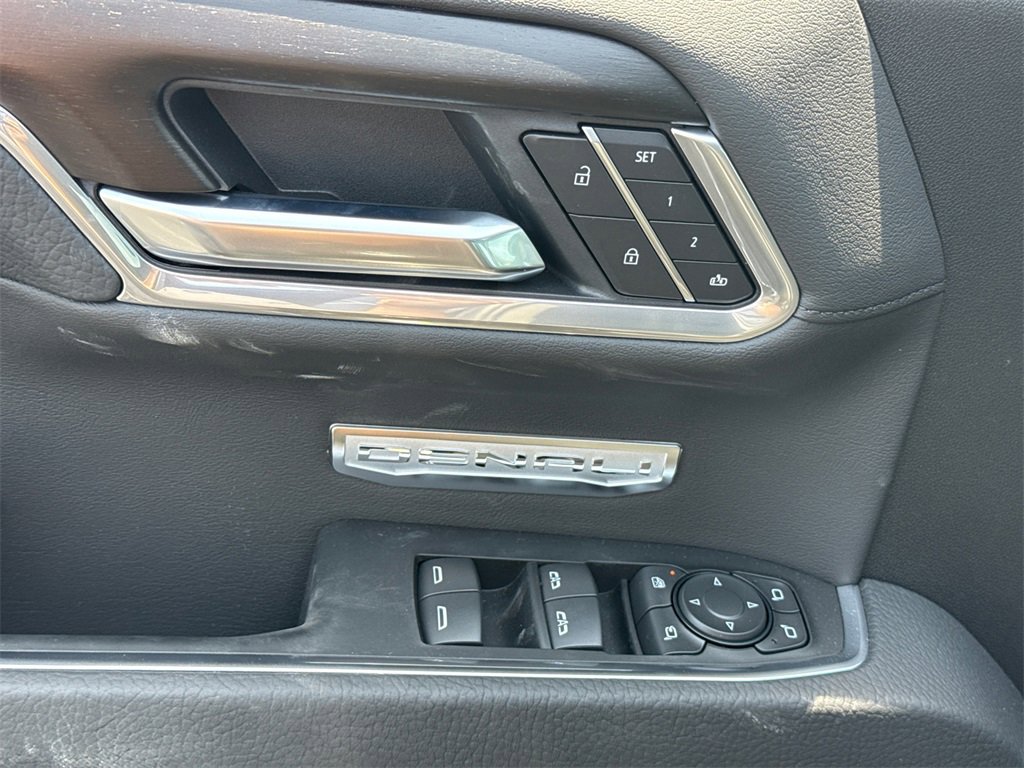2025 Gmc Sierra Denali photo 15