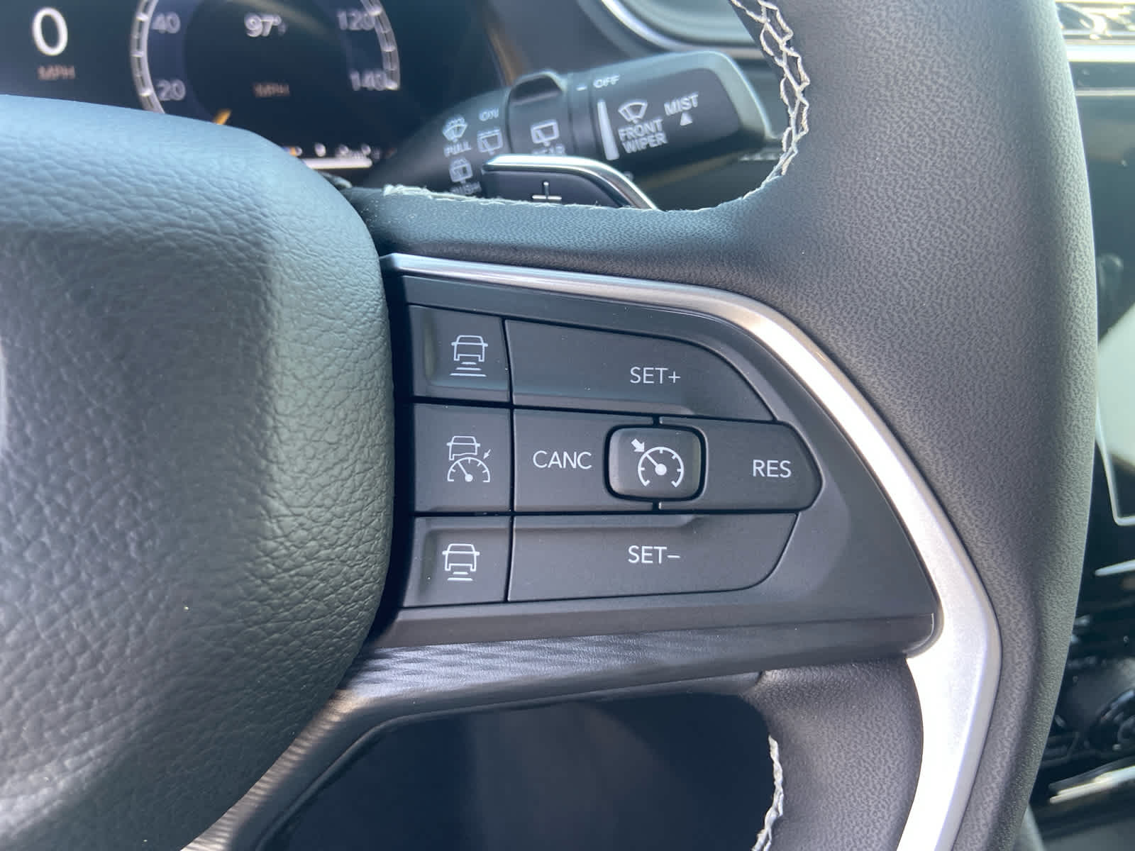 2025 Jeep Grand Cherokee Altitude photo 26