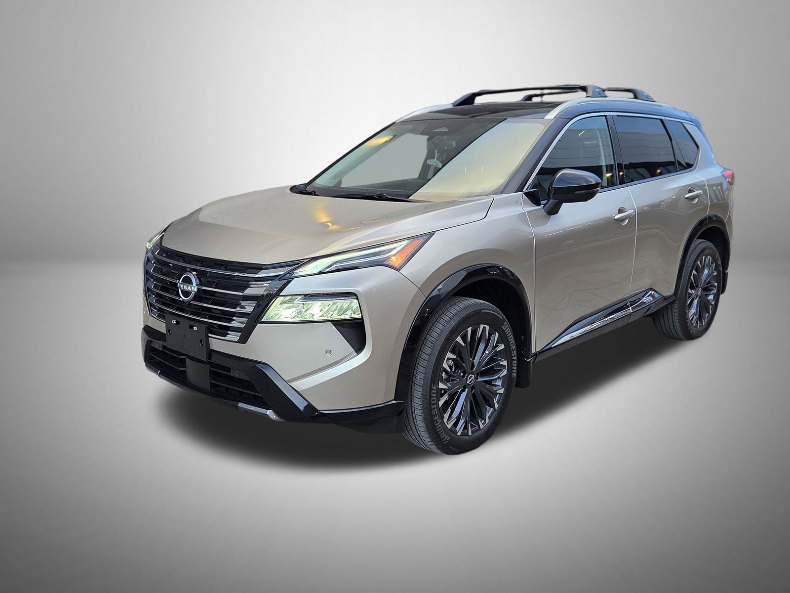 2025 Nissan Rogue Platinum's photo