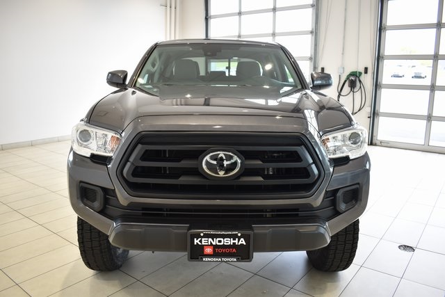 2022 Toyota Tacoma SR photo 3