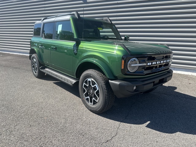 2025 Ford Bronco 4-Door Outer Banks's photo