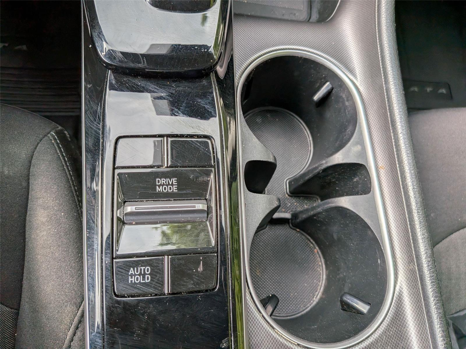 2022 Hyundai Sonata SEL photo 25