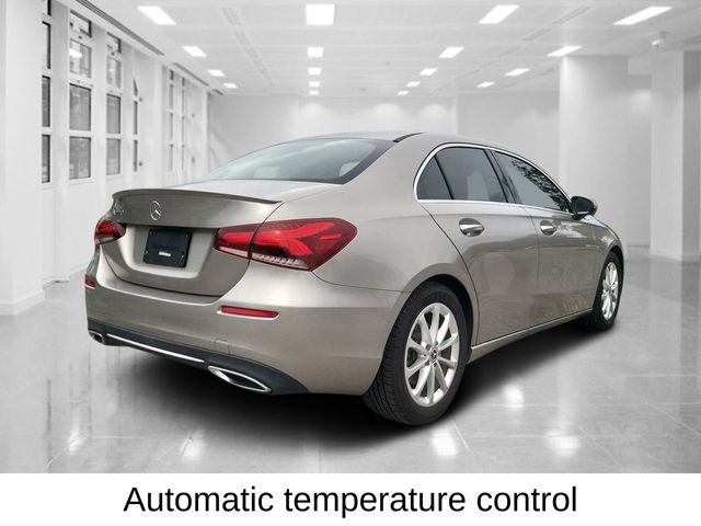 2021 Mercedes Benz A 220 photo 3