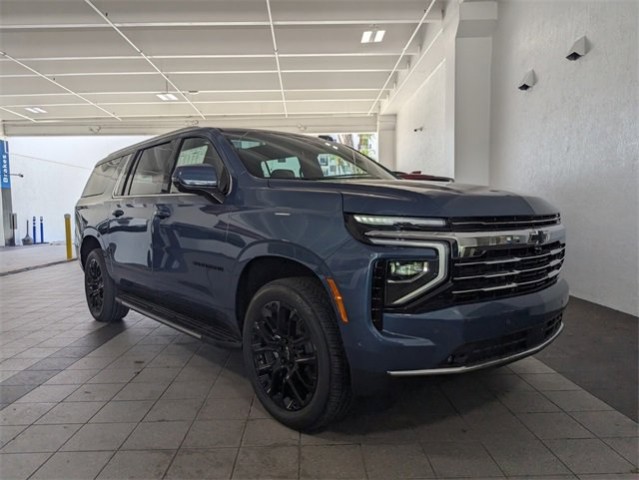 2025 Chevrolet Suburban LT