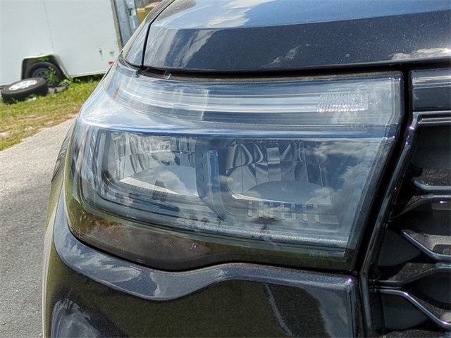 2025 Ford Explorer ST-Line photo 8