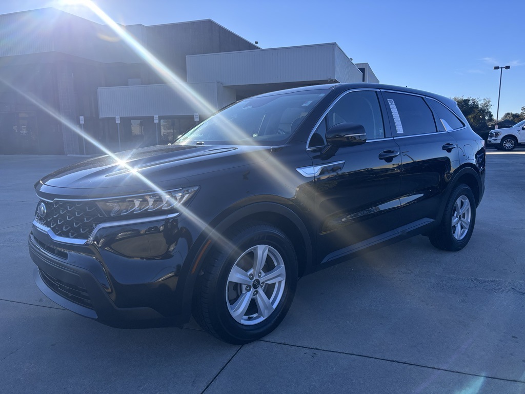 2021 Kia Sorento LX photo 3