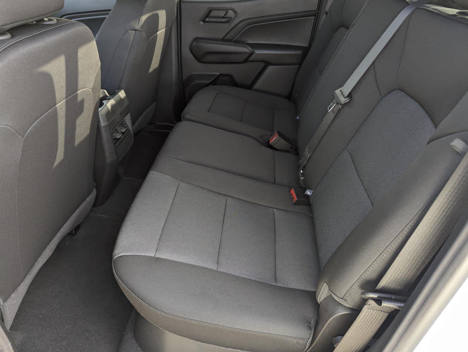 2025 Chevrolet Colorado LT photo 12