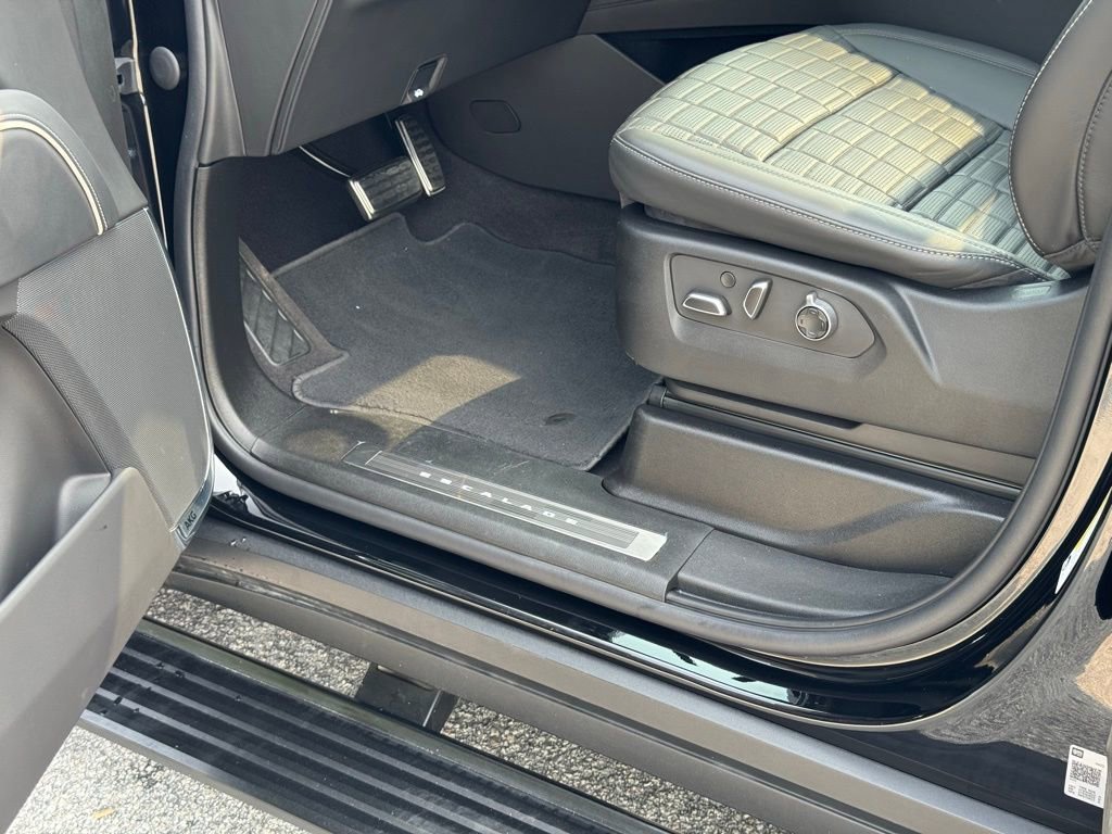 2023 Cadillac Escalade V-Series photo 22