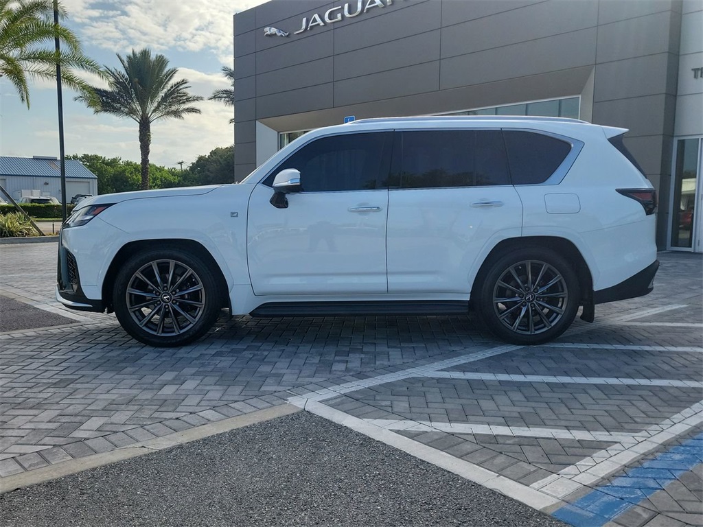 2024 Lexus LX 600 F SPORT photo 3