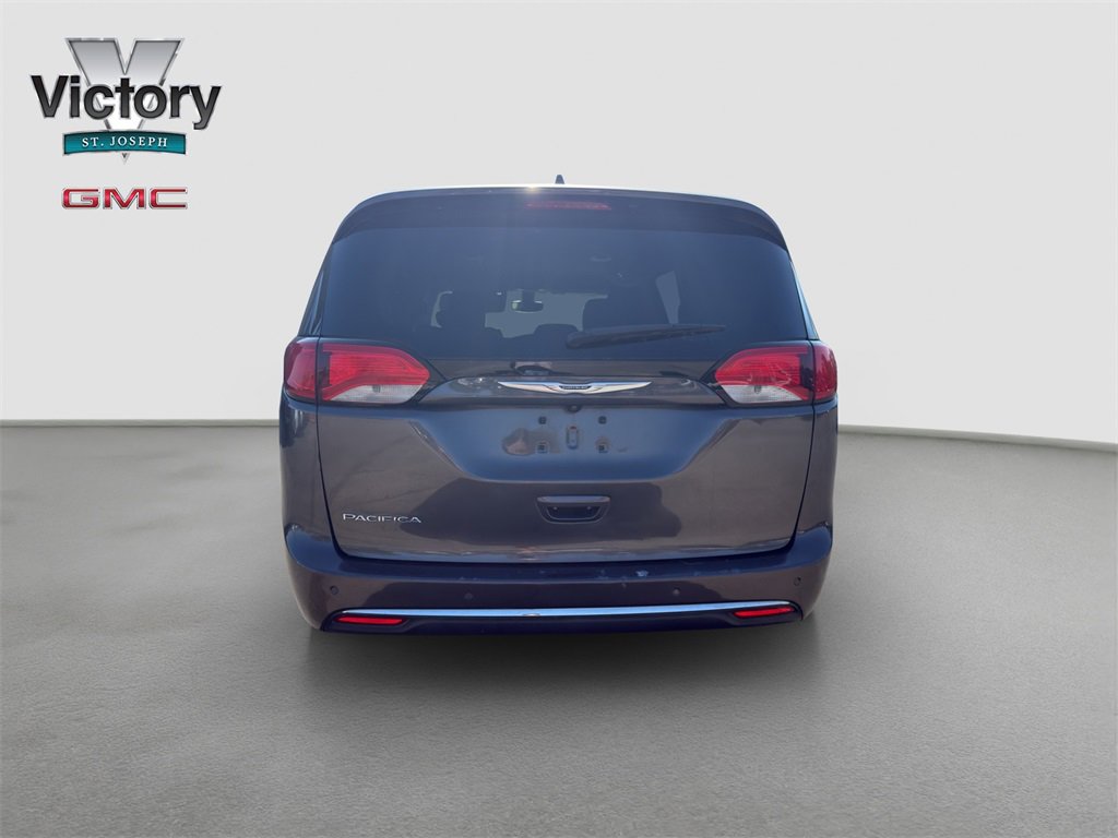 2019 Chrysler Pacifica Touring L photo 13
