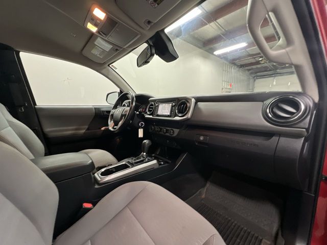 2019 Toyota Tacoma SR5 photo 25