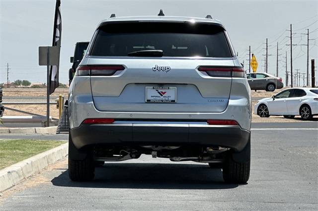 2025 Jeep Grand Cherokee Limited photo 4