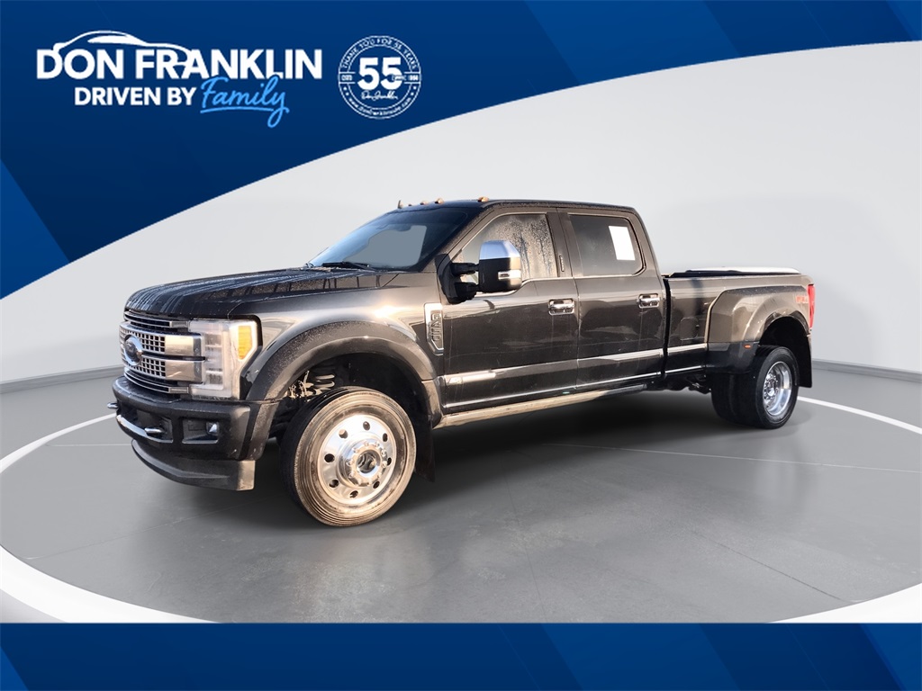 2019 Ford F-450 Super Duty Platinum's photo