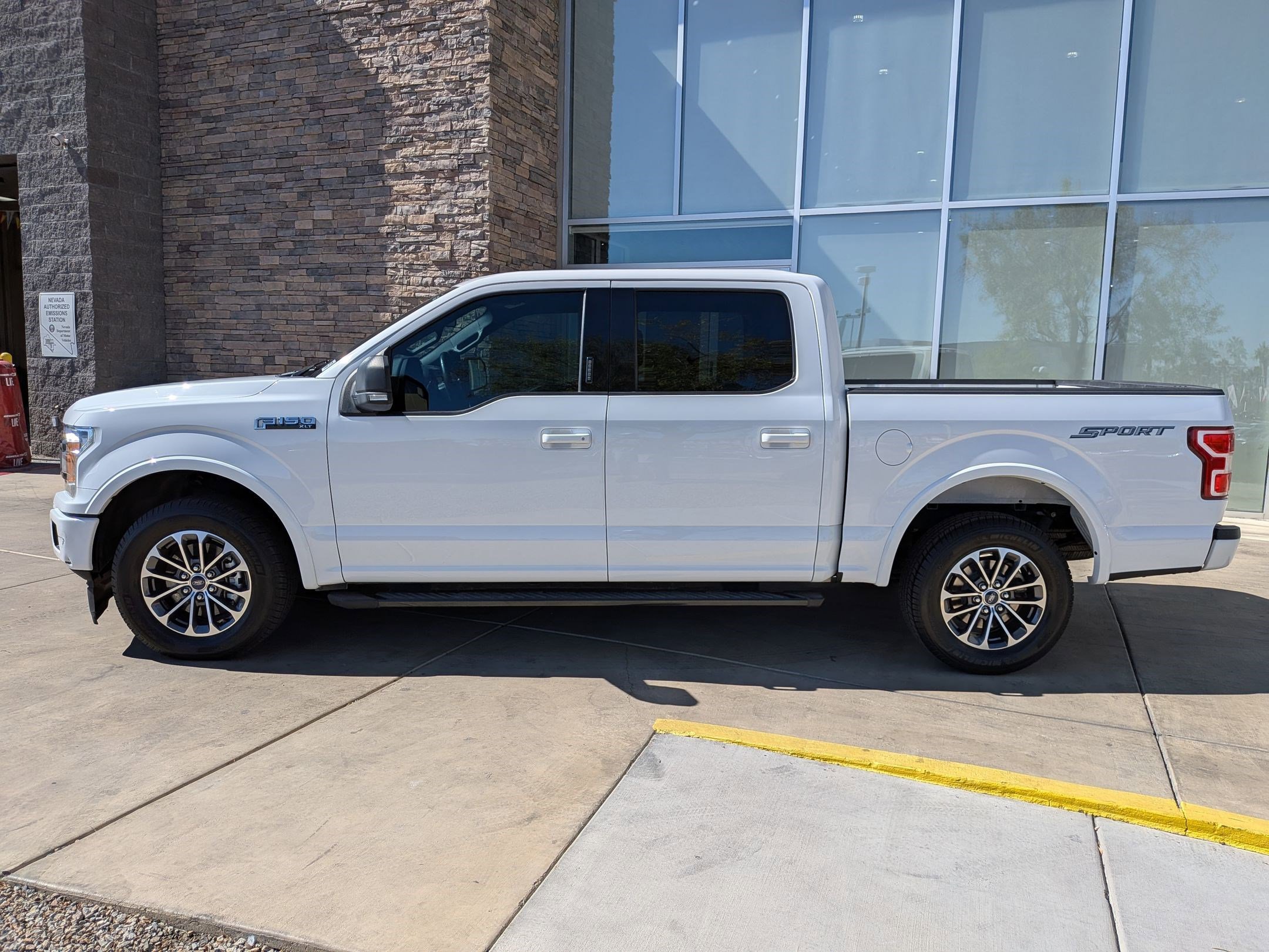 2020 Ford F-150 XLT photo 2