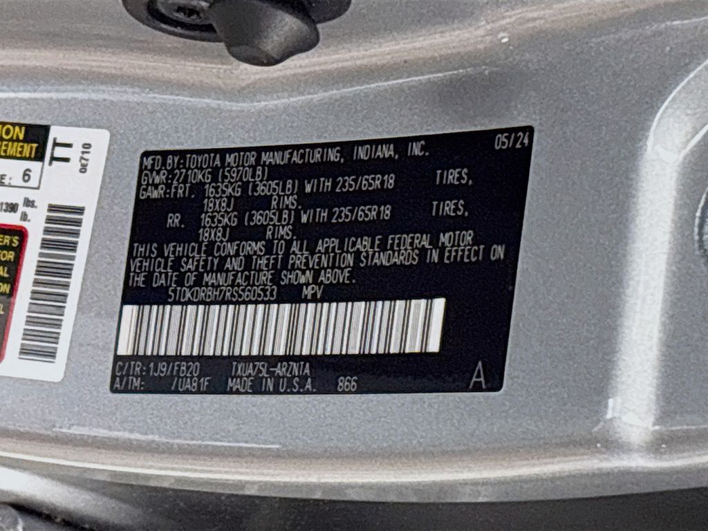 2024 Toyota Highlander LE photo 22