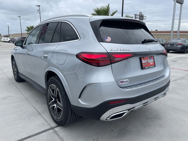 2025 Mercedes Benz GLC 350e 4MATIC photo 4