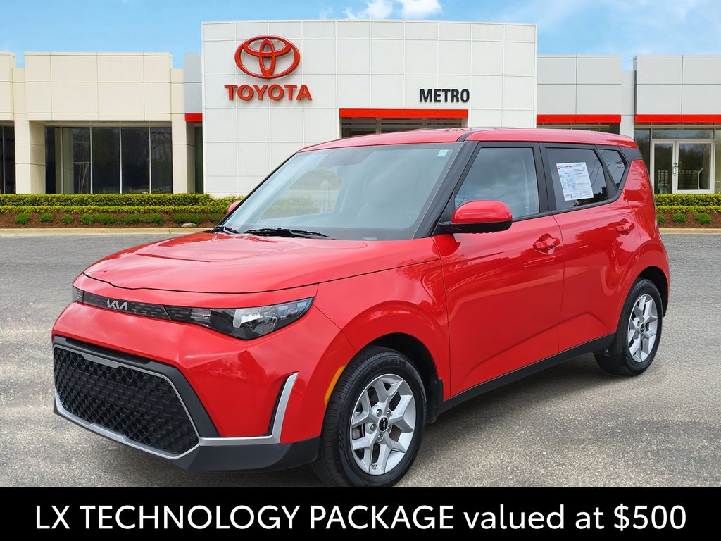 2024 Kia Soul LX's photo
