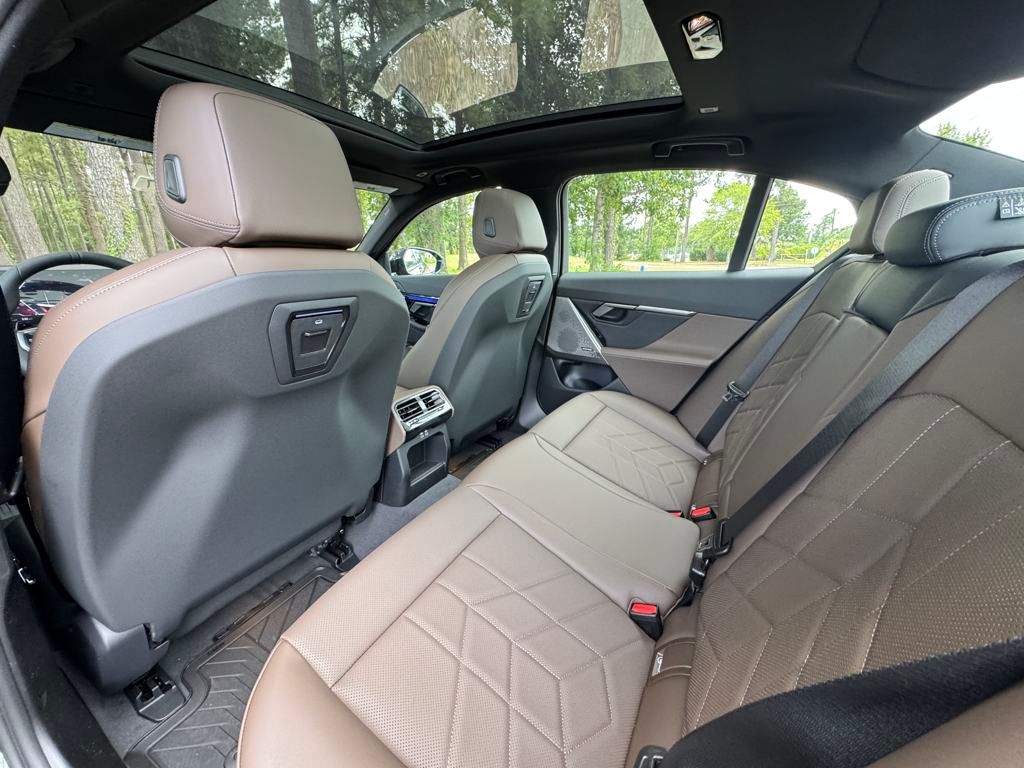 2026 Bmw 550e xDrive photo 15