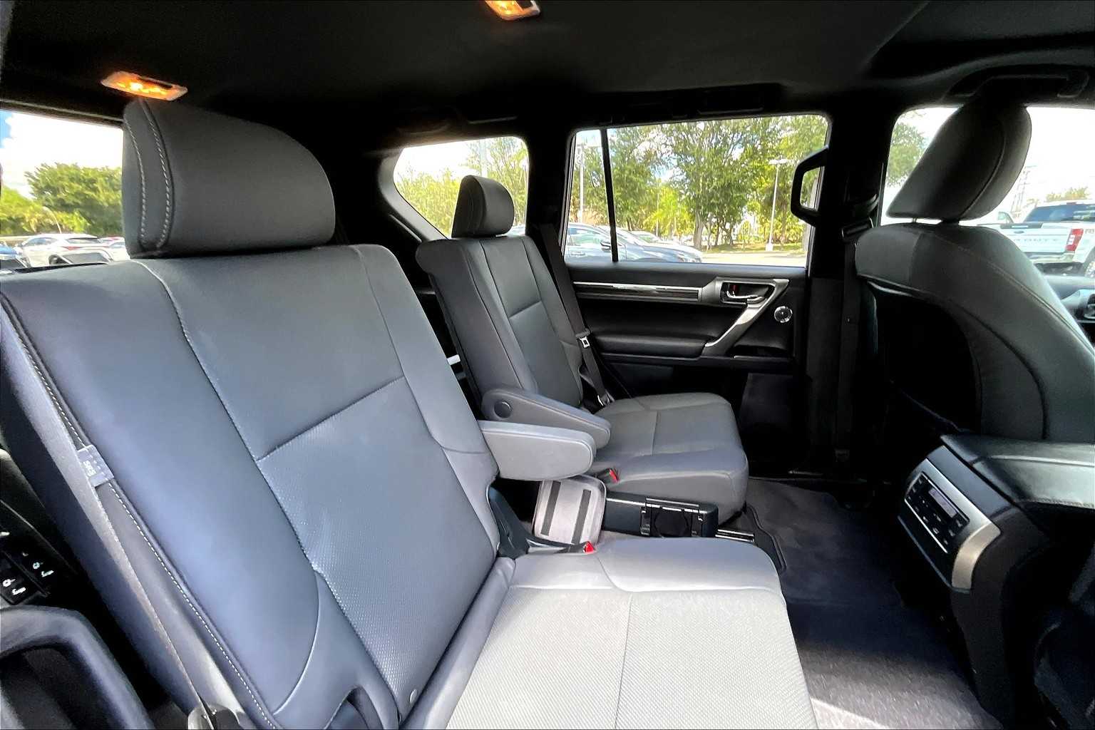 2023 Lexus GX 460 Premium photo 19
