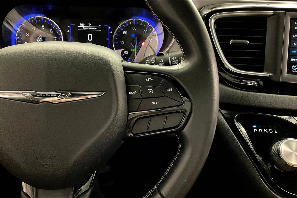 2018 Chrysler Pacifica Touring L photo 17