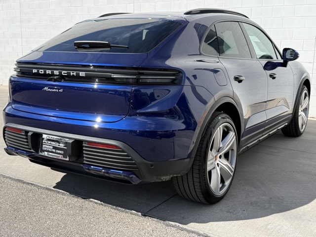 2025 Porsche Macan Electric 4 photo 10