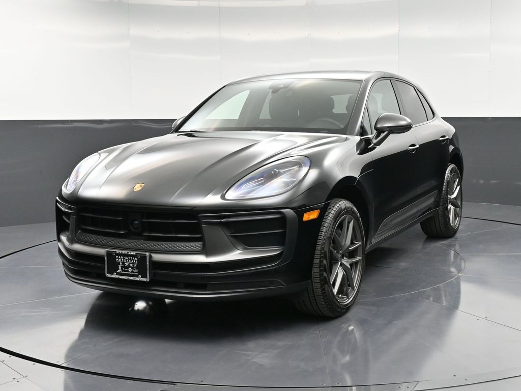 2024 Porsche Macan T's photo