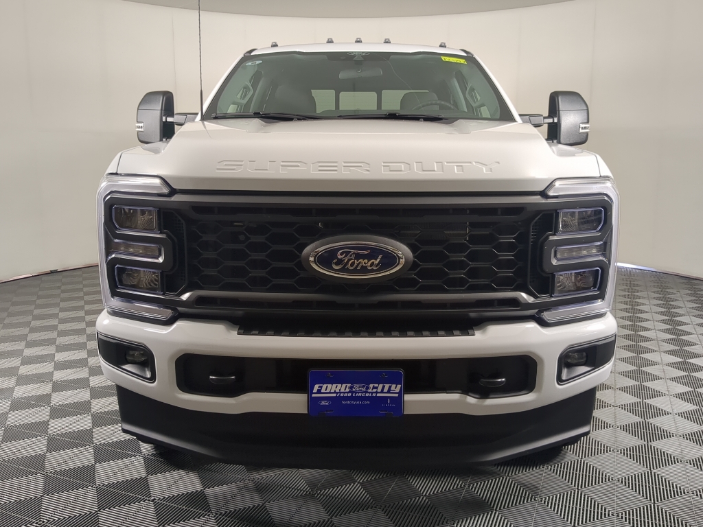 2025 Ford F-250 XL photo 3