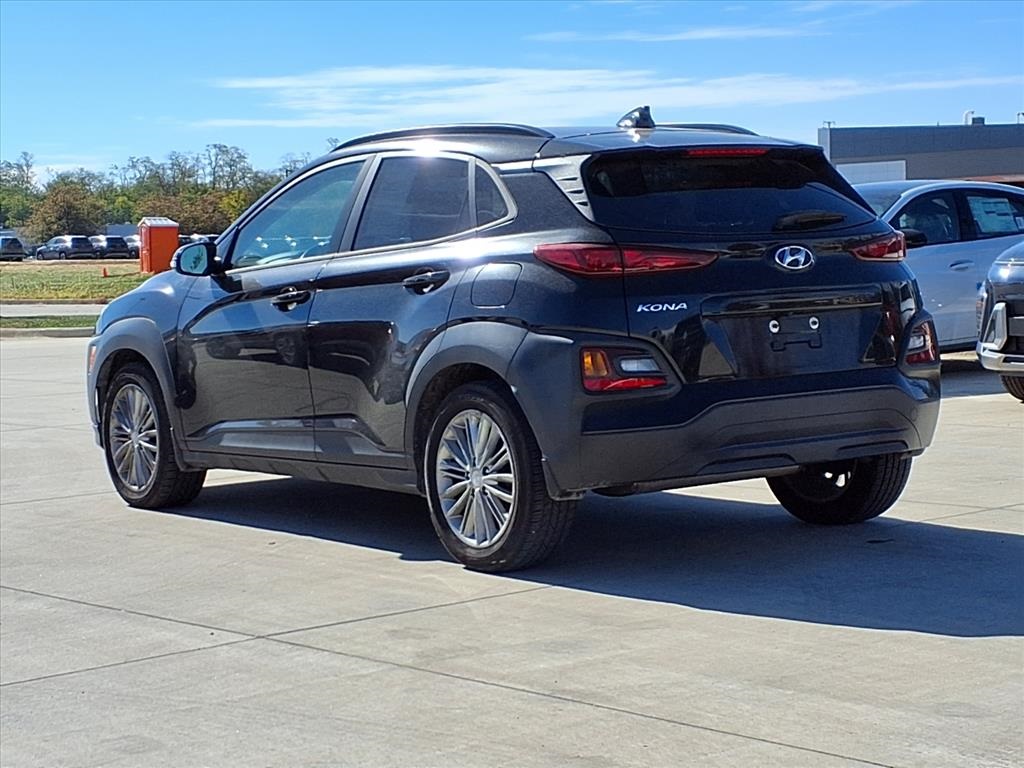 2021 Hyundai Kona SEL photo 2