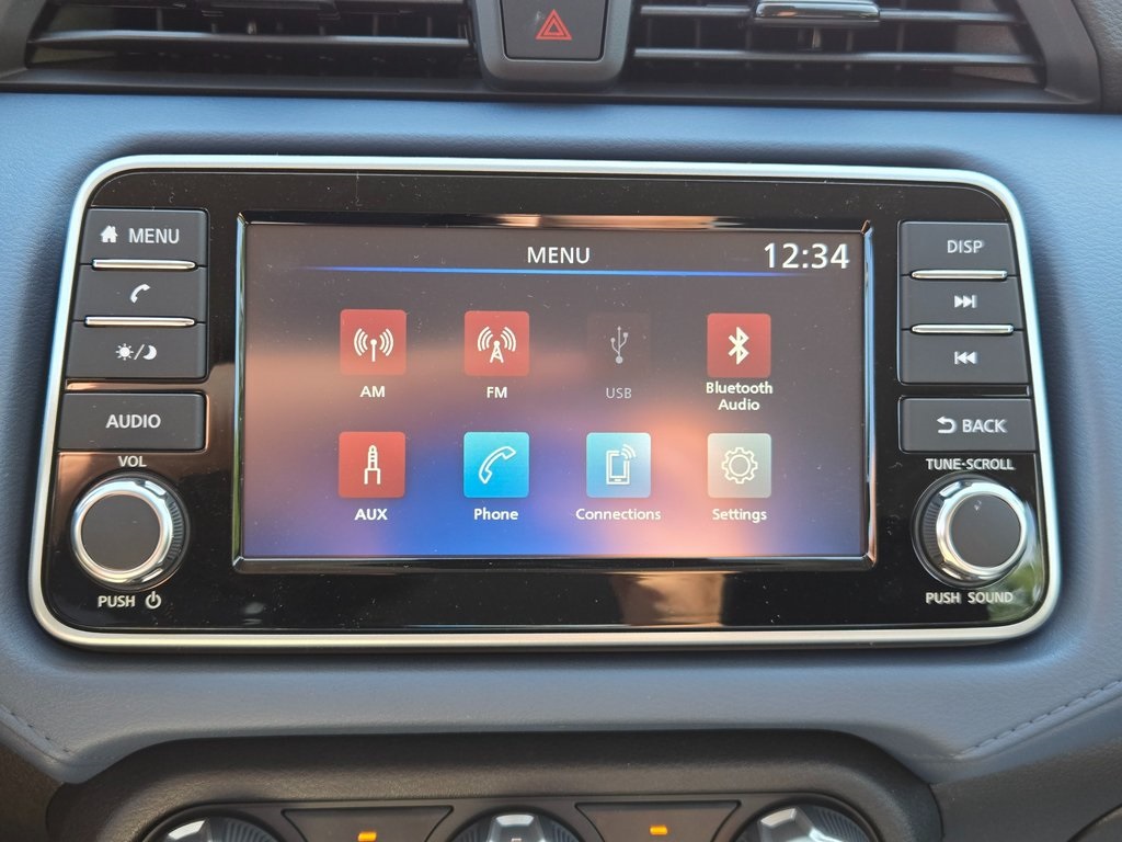 2025 Nissan Versa SV photo 18