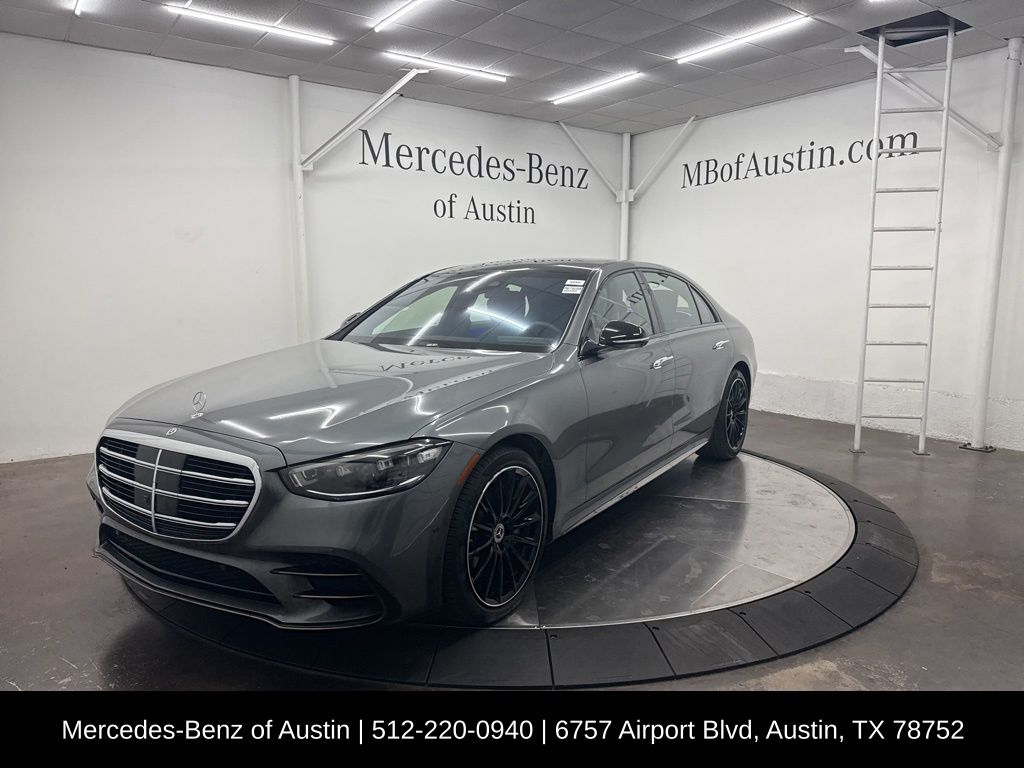 2025 Mercedes Benz S 580 4MATIC photo 3
