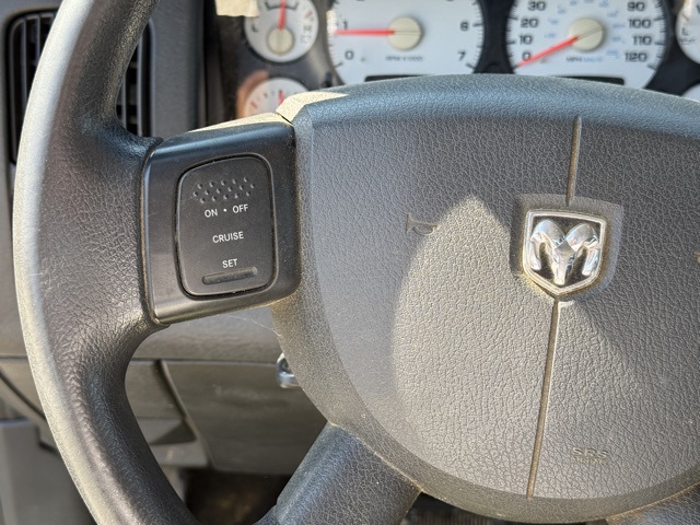 2005 Dodge Ram photo 13