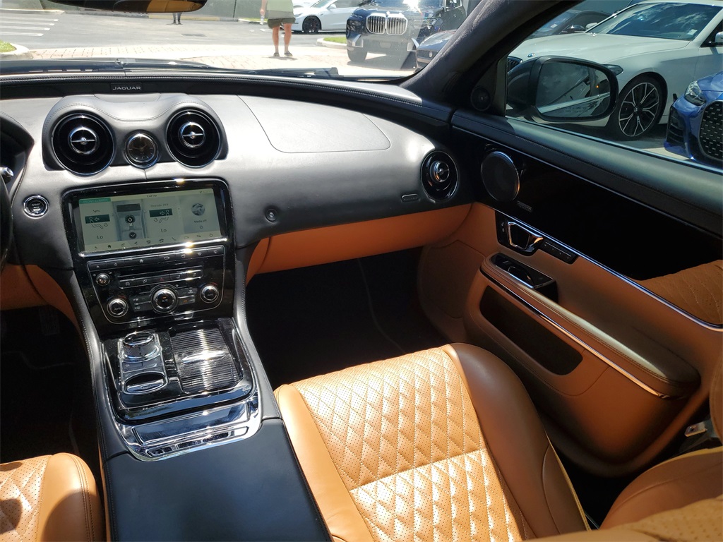 2019 Jaguar XJ Supercharged photo 17