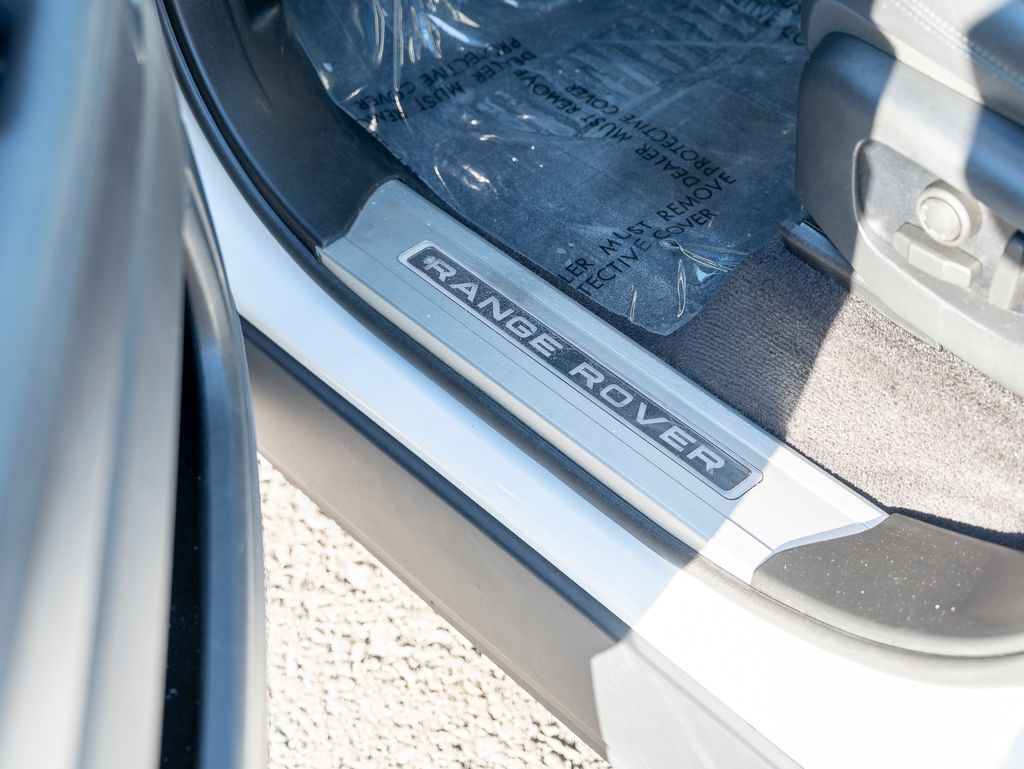 2022 Land Rover Range Rover Sport HST photo 13