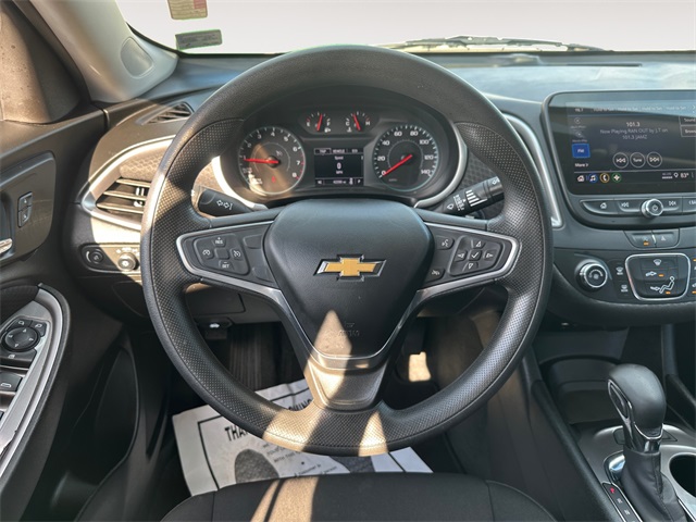 2022 Chevrolet Malibu LS photo 12