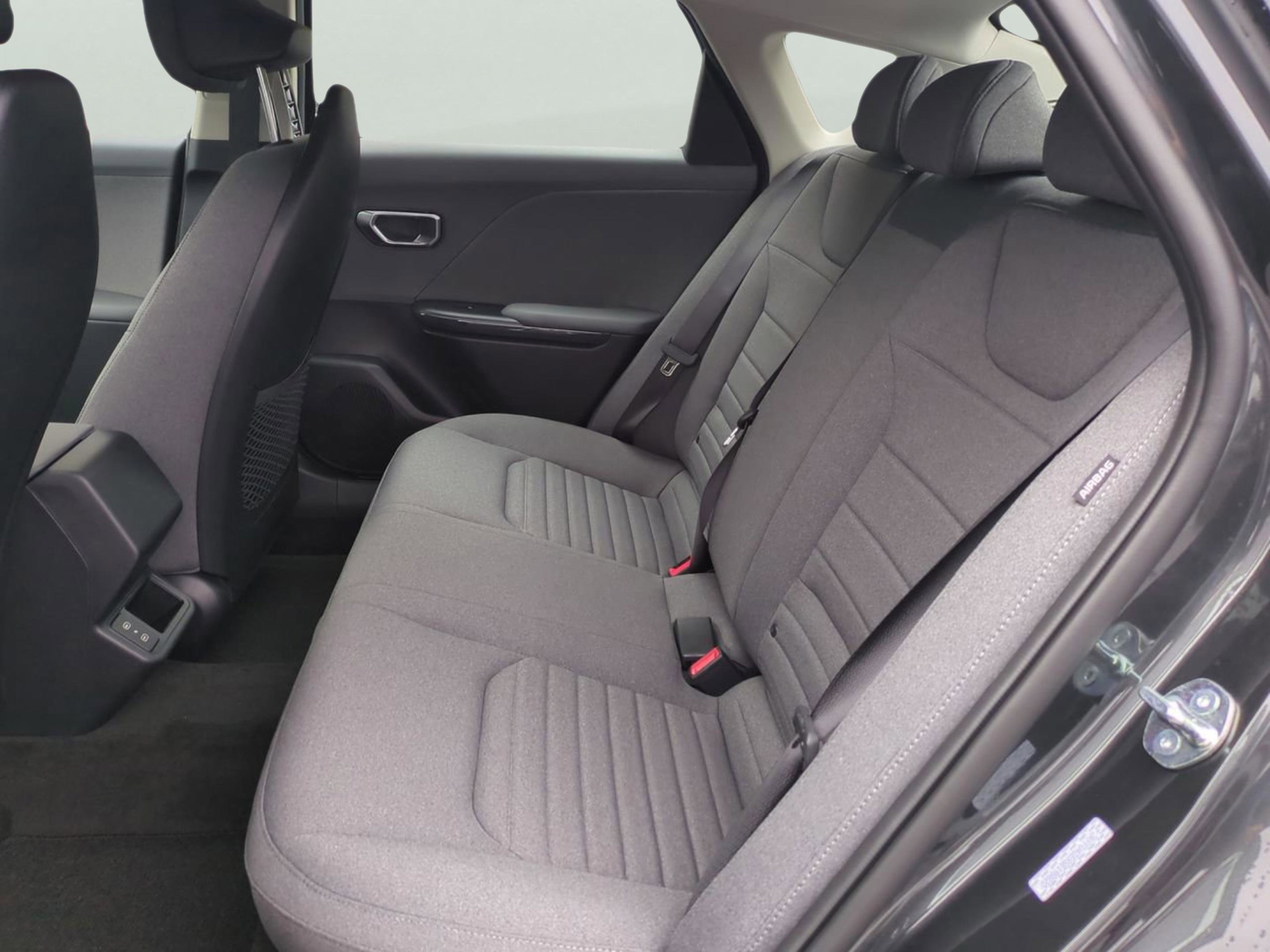2025 Kia K4 EX photo 24