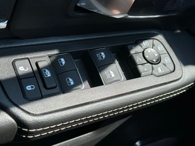 2025 Ram 2500 Laramie photo 16