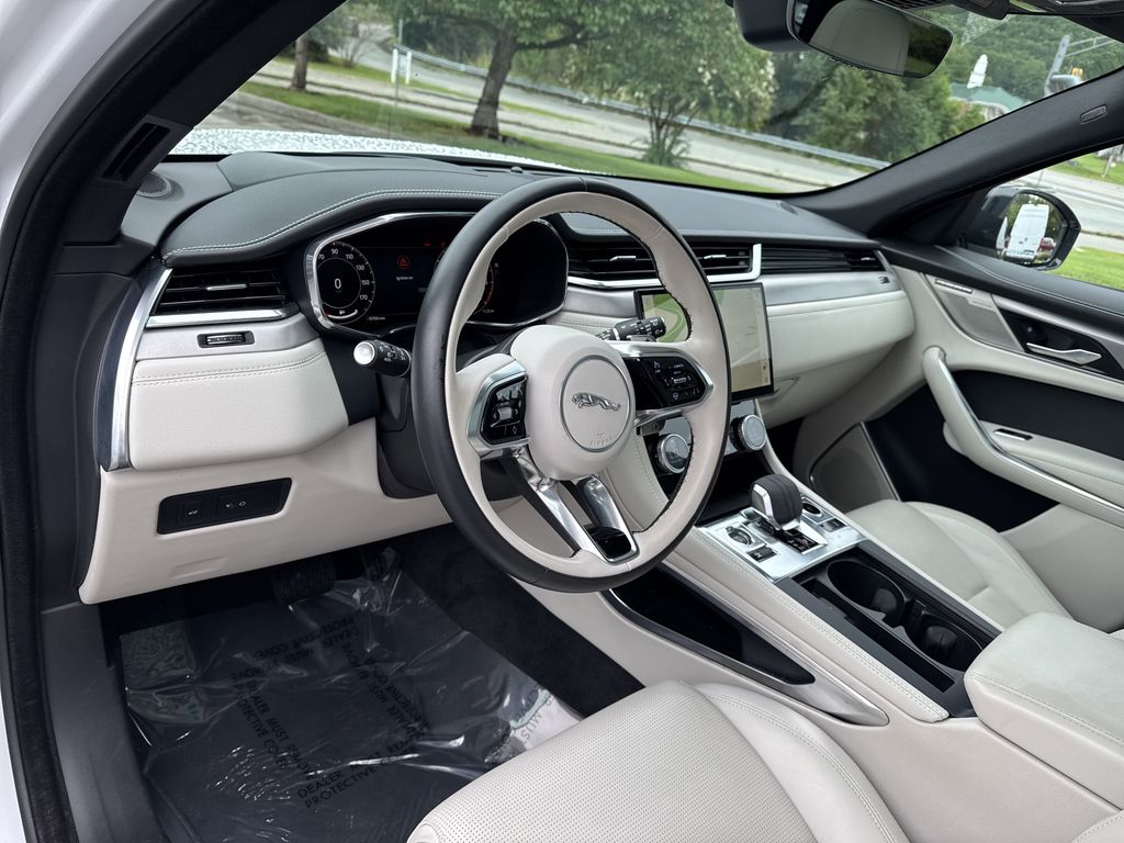 2024 Jaguar F-PACE P250 R-Dynamic S photo 13